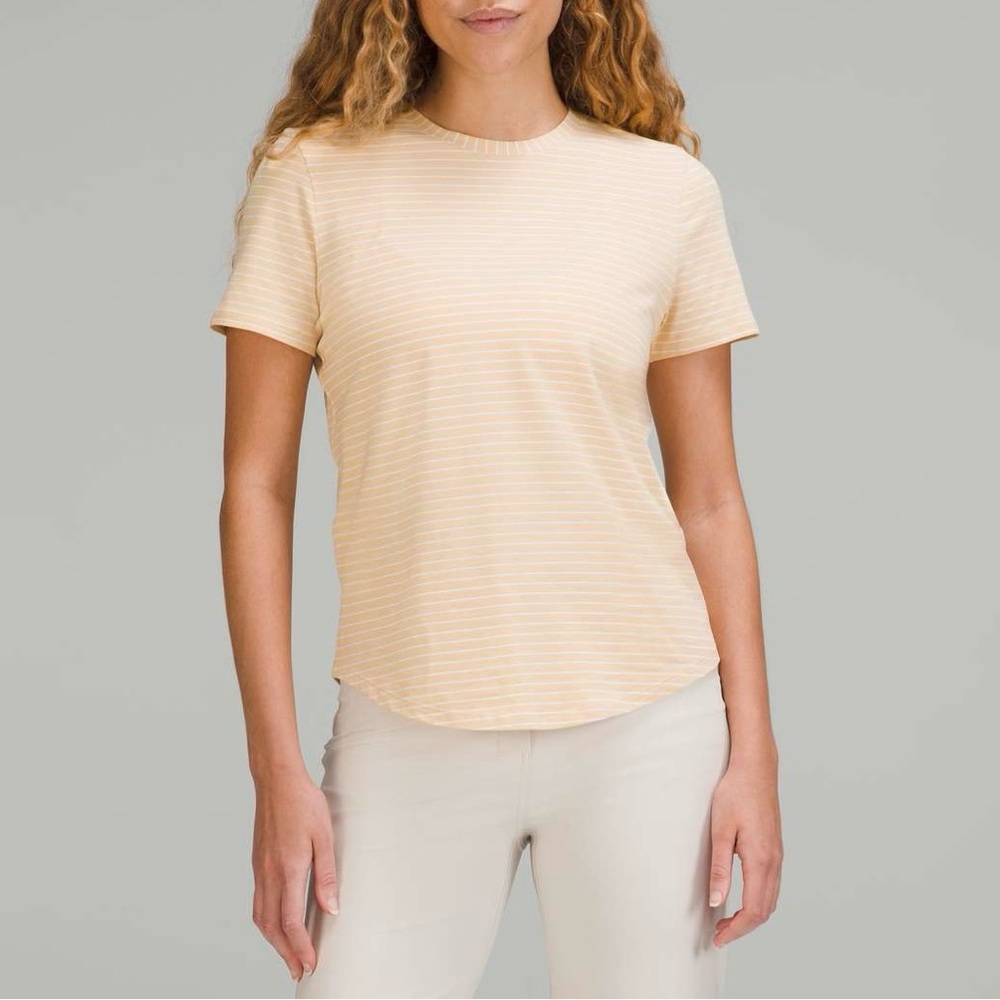 Lululemon Love Crew short sleeve crewneck t-shirt. 🤍